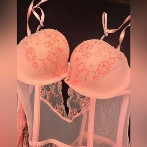 Victoria’s Secret lingerie 💗
